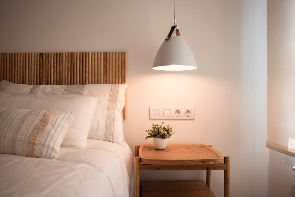 Read more about the article Beyond Bulbs: Innovative Bedroom Lighting Ideas to Transform Your Space 